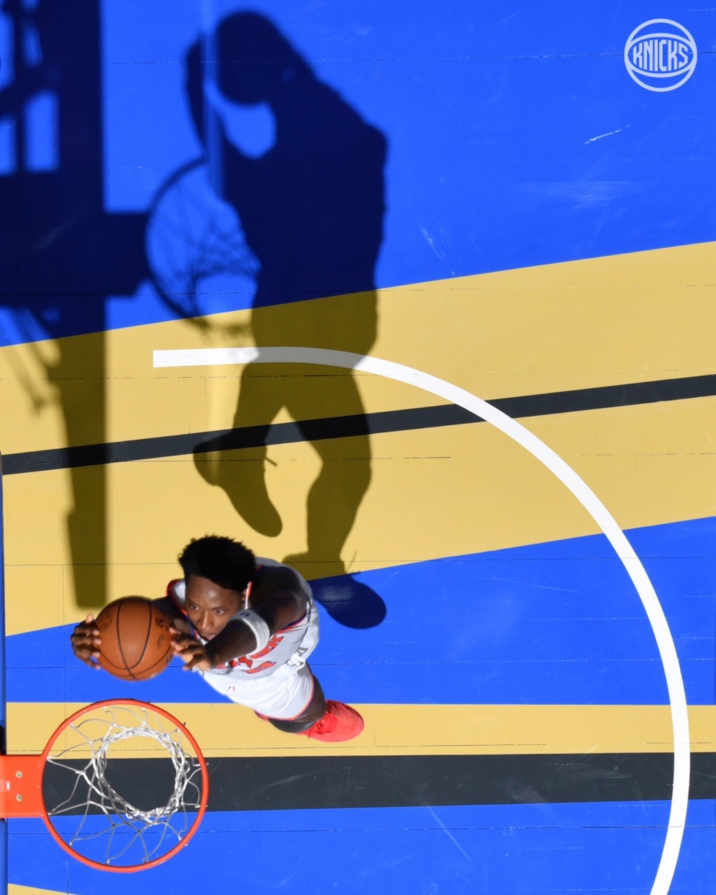 😀尼克斯官方晒图迎接赛季首次背靠背：我们今天还有篮球比赛