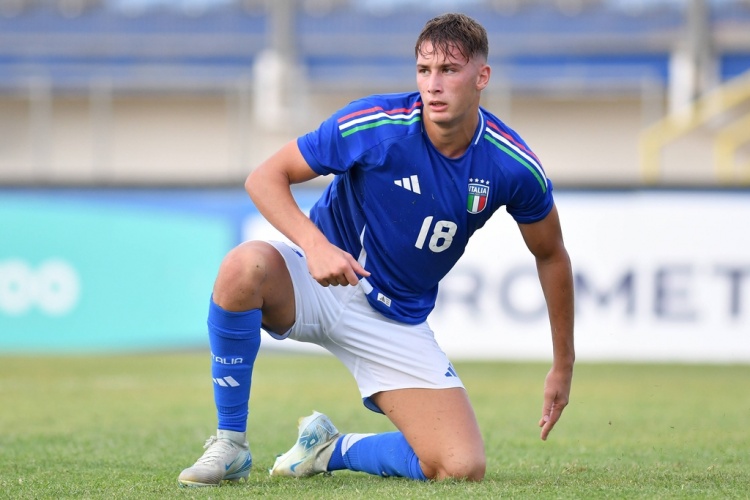 意媒:F-埃斯波西托成为斯佩齐亚重要球员,国米已开始尝试续约他