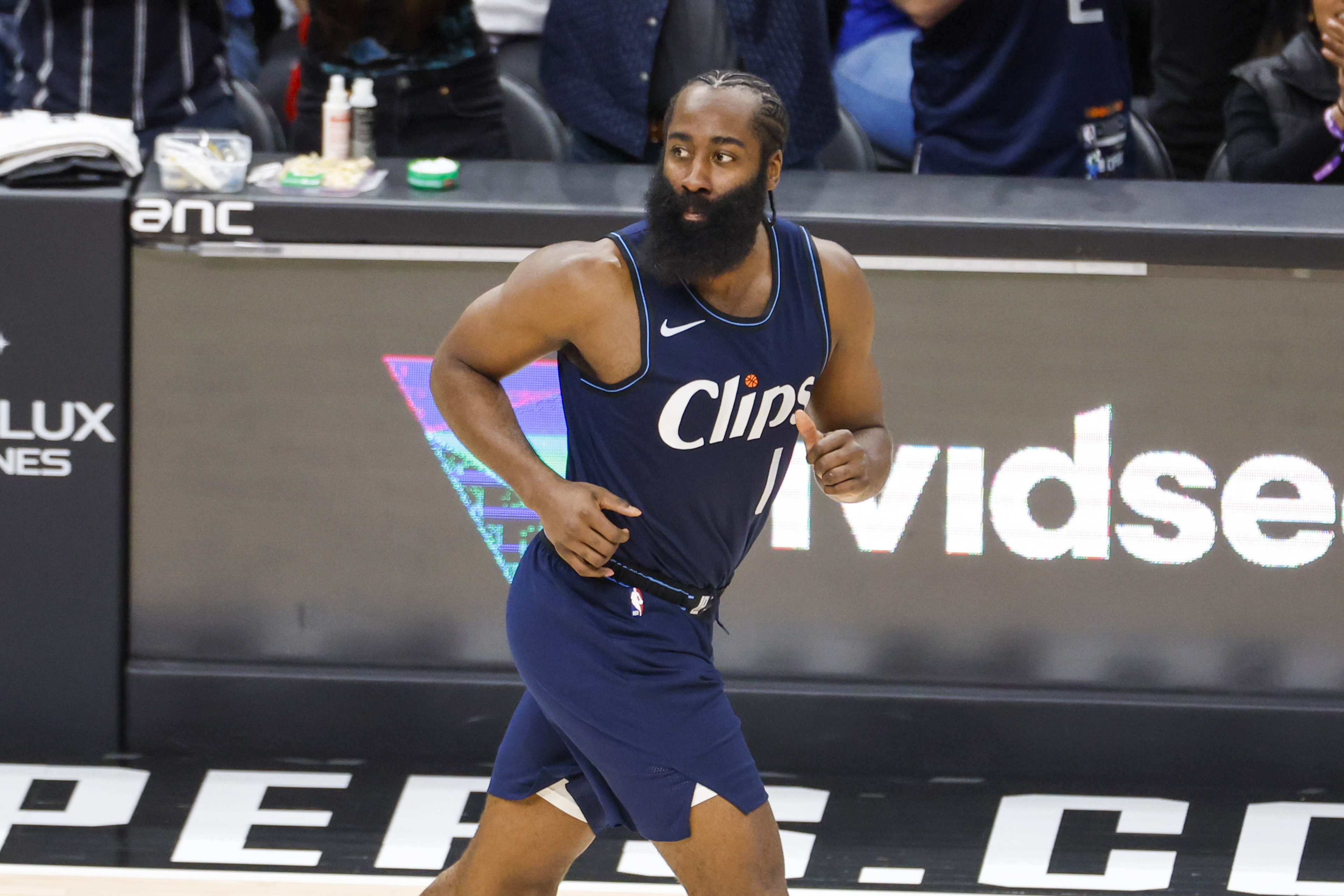 🔥新球馆新气象！快船战太阳揭幕战首发：哈登领衔PK杜兰特